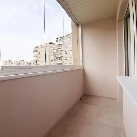 Apartment Two-bedroom With Living Close To The Old Town