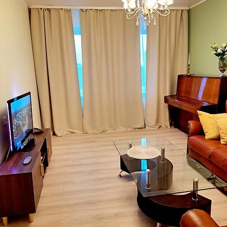 Apartment Two-bedroom With Living Close To The Old Town *